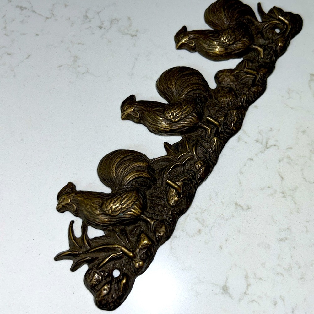 Vtg Brass Chicken Key Holder Wall Mount 3D - Picture 6 of 6